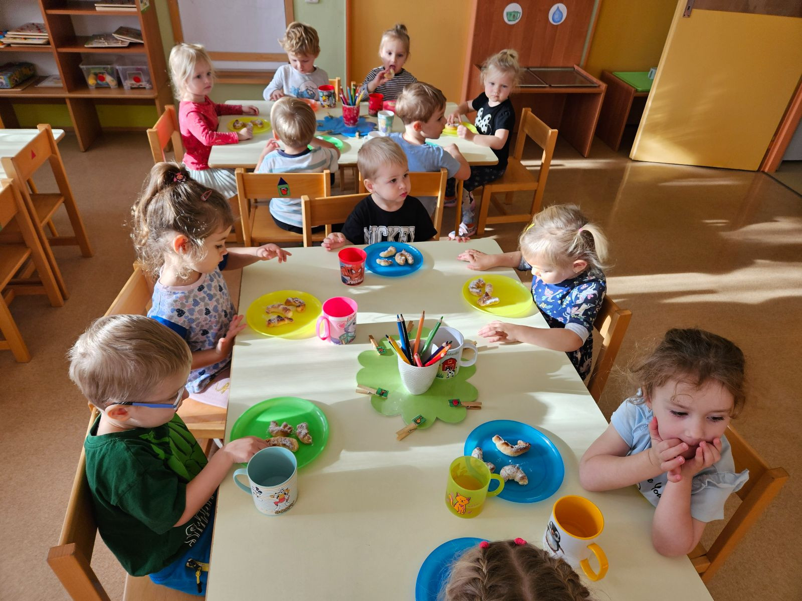 obrázek zpráva V zeleném klíčku děti pekly svatomartinské rohlíčky